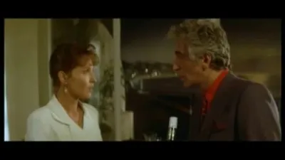 R&eacute;plique culte de ce film : Vous voulez un whisky ? - Juste un doigt ! - Vous voulez pas un whisky d'abord ?