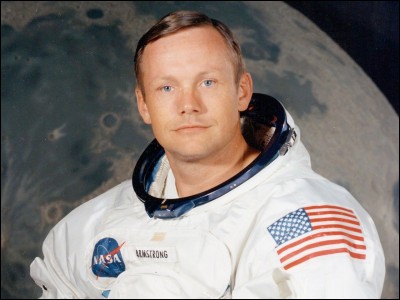Neil Armstrong fit le premier pas sur la Lune et prononça une phrase qui deviendra mythique. Laquelle est-ce ?