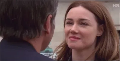 Fred embrasse la juge...