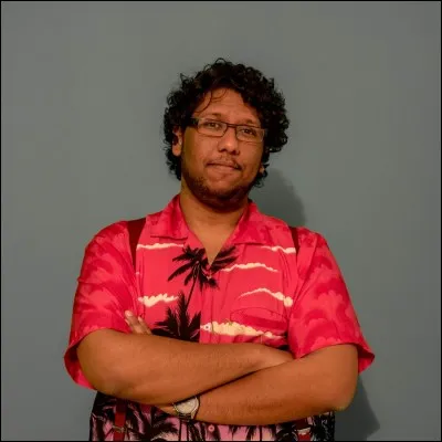 Quel youtubeur apparaît dans la vidéo « Racisme et humour » de Dave Sheik ?