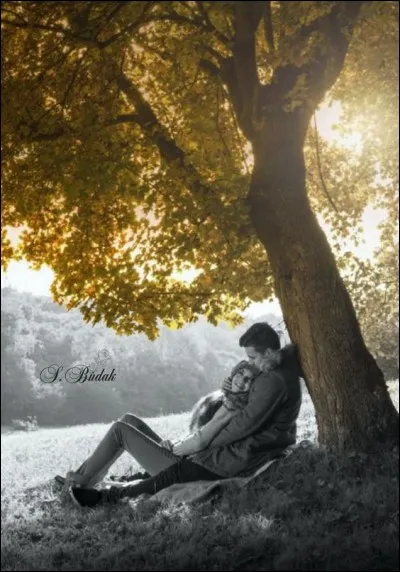 Il chantait "Et si on dormait sous les arbres le reste du temps" :