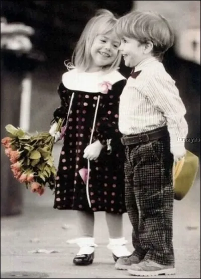 Qui chantait "Le temps est assassin et emporte avec lui les rires des enfants et les...