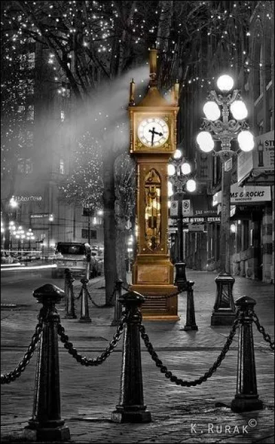 Qui chantait "On les a vus, c'était hier, qui descendaient jeunes et fiers, le boulevard du temps qui passe" ?