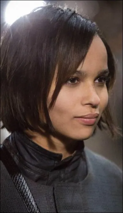 Comment s'appelle la meilleure amie de Tris ?