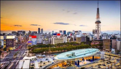 Nagoya se situe :