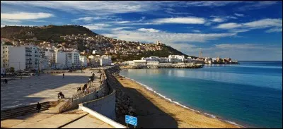 Dans quel pays est-il né ?