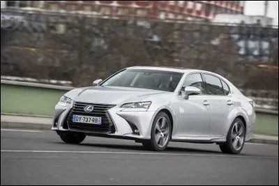 Comment s'appelle cette voiture ?