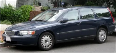 Quelle est la marque de cette V70 ?