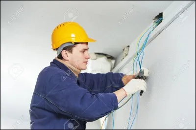 Quel est le niveau d'habilitation d'un chargé d'intervention élémentaire ?