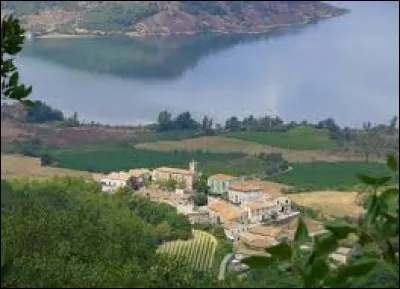 Nous partons en Occitanie à la découverte de Liausson. Commune près du lac du Salagou, elle se situe dans le département ...