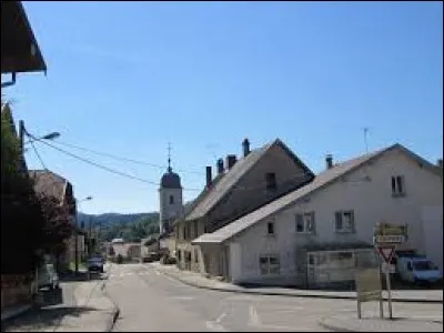 Ancienne commune de Bourgogne-Franche-Comté, dans l'arrondissement de Pontarlier, Nods se trouve dans le département ...