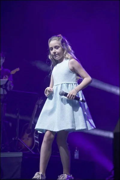 Quel âge Gloria a-t-elle ?