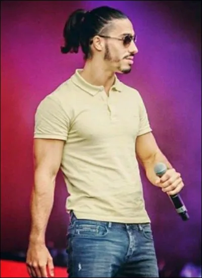 Quel était le premier nom de scène de ce personnage ?