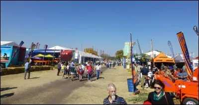 Nampo est située à 55 km à l'ouest de Pyongyang. Où se situe-t-elle ?
