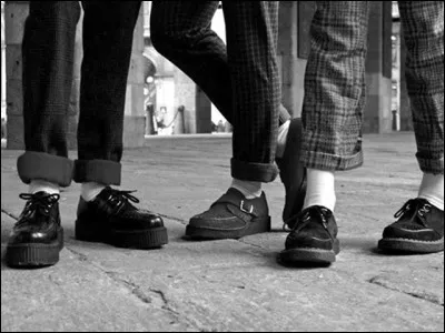 Shoes emblématiques de différents mouvements, rockab, Teddy, psycho ou punk, ce sont des :