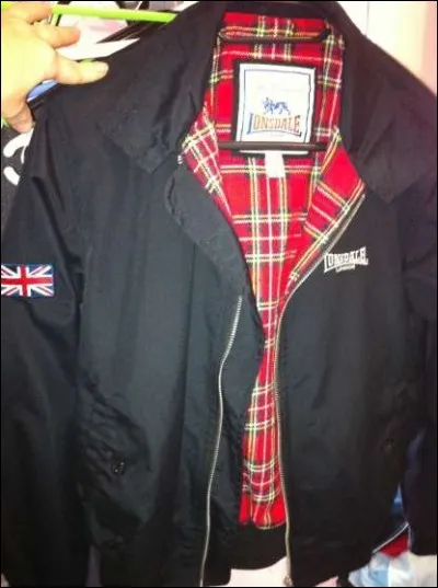 "Lonsdale" semble être la marque favorite des :