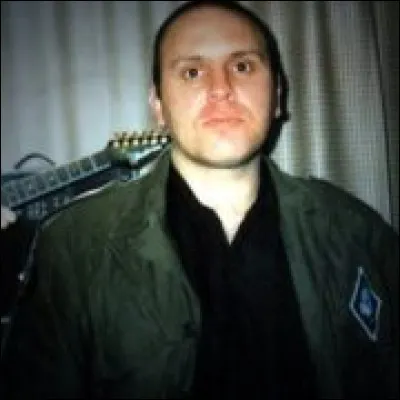 De quoi est mort le chanteur de "skrewdriver" Ian Stewart ?