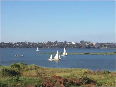 Encarnación se situe :