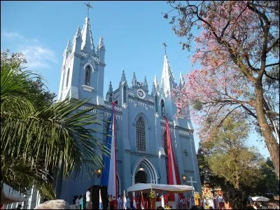 Quel pays a San Lorenzo comme nom de ville ?