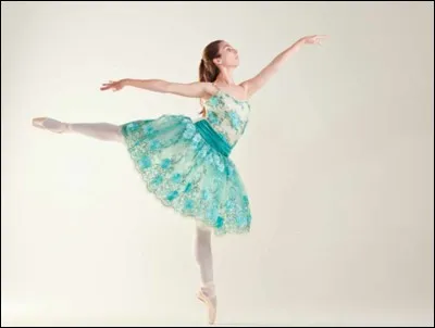 Je suis un ballet. Qui ment ?