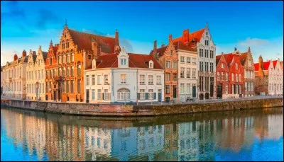 "La Venise du nord" est le surnom de la ville belge, Bruges.