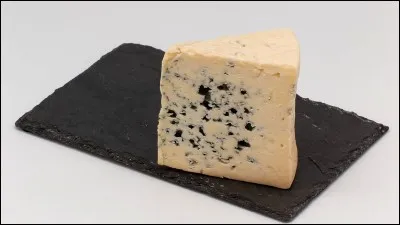 Le bleu des Causses est fait à partir de lait de chèvre.
