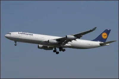 L'A340 est le premier quadriréacteur d'Airbus, pouvant emporter 295 ou 380 passagers. Près de 400 exemplaires des différentes versions ont été construits. Le vol inaugural a été effectué par Lufthansa entre Francfort et New-York. A quelle date ?
