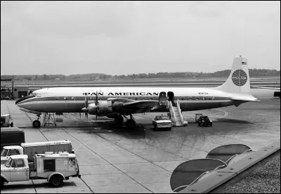 Autre appareil construit par Douglas, le DC-7C Seven Seas a été le premier avion de ligne à moteurs à pistons à traverser l'Atlantique, en service commercial, sans escale dans les deux sens. En quelle année était-ce ?
