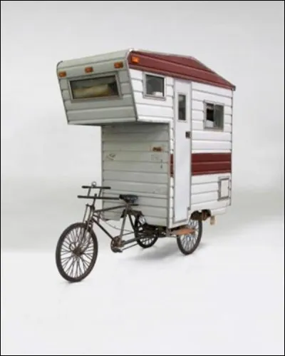 Mais quelle bonne idée que cette caravane vélo, qu'on espère légère à manier. Elle irait comme un gant à qui donc ?