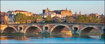 Je suis traversée par la Garonne.