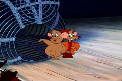 Et nous voilà même avec du nu dans une production Disney pour enfants, Cendrillon. Qui est tout nu ici, Jac ou Gus ?