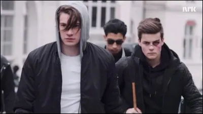 Quel surnom donne Noora à William ?