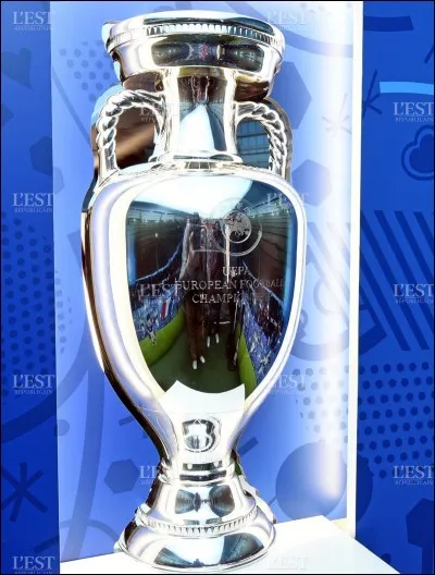 Il remporta combien de titre avec le Portugal ?