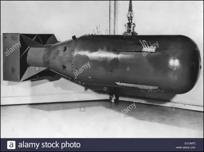 Comment s'appelait la première bombe atomique de l'histoire ?