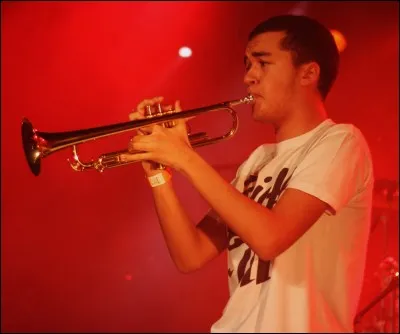 Quand Oli avait-il cours au Conservatoire ? (Vraie info trouvée dans "Sept à Huit" (TF1))