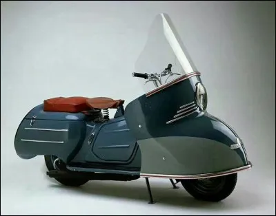 Avec sa jupe très enveloppante, voici le Maico "Mobil". Produit de 1950 à 58, il fut une réussite de l'industrie ... (Complétez !)