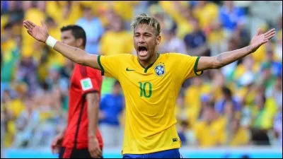 Neymar, vedette de la sélection brésilienne et du PSG, a été contraint de quitter la Coupe du monde 2014 sur blessure en 1/4 de finale. Mais contre quel pays ?