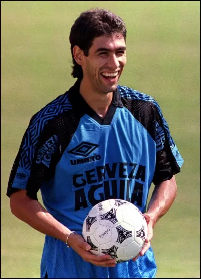 Le colombien Andrés Escobar fut assassiné quelques jours après avoir marqué un but contre son camp lors du Mondial de 1994 aux États-Unis. Mais face à quelle équipe ?