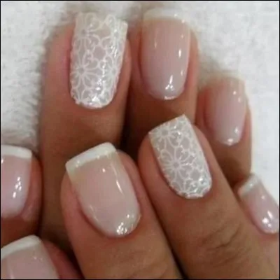 Tes ongles et ton vernis, c'est plut&ocirc;t...