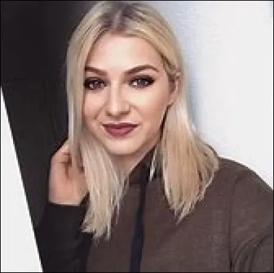 Quelle est sa première vidéo YouTube à "BeautyMarieB" ?