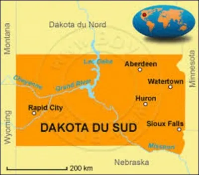 Devenu le 40e &Eacute;tat &agrave; int&eacute;grer l'Union, le 2 novembre 1889, le Dakota du Sud se situe au nord des &Eacute;tats-Unis. D'une superficie de 199 905 km&sup2; pour une population de 814 180 citoyens, elle est coup&eacute;e en deux par la rivi&egrave;re Missouri. Destination appr&eacute;ci&eacute;e pour le mont Rushmore et sa cha&icirc;ne de montagnes, les Black Hills : quel est le nom de sa capitale depuis l'int&eacute;gration de son territoire ?