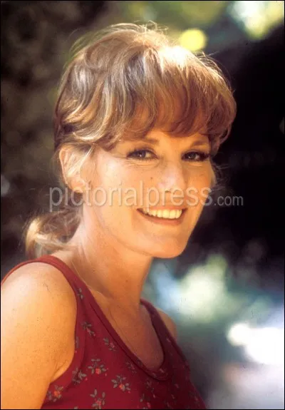 Petula Clark a interpr&eacute;t&eacute; la boue.