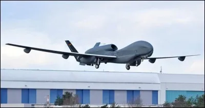 Chaque année, l'US Air Force forme des pilotes sur un drône plutôt que sur un avion de chasse traditionnel. Le projet Avion Sans Pilote est à venir ... Mais combien d'élèves sont formés à cela ?