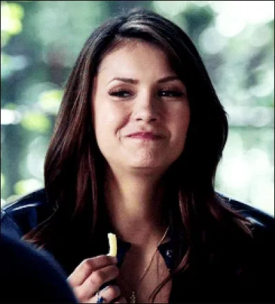 Il y a deux plats dont Elena raffole, lesquels ?