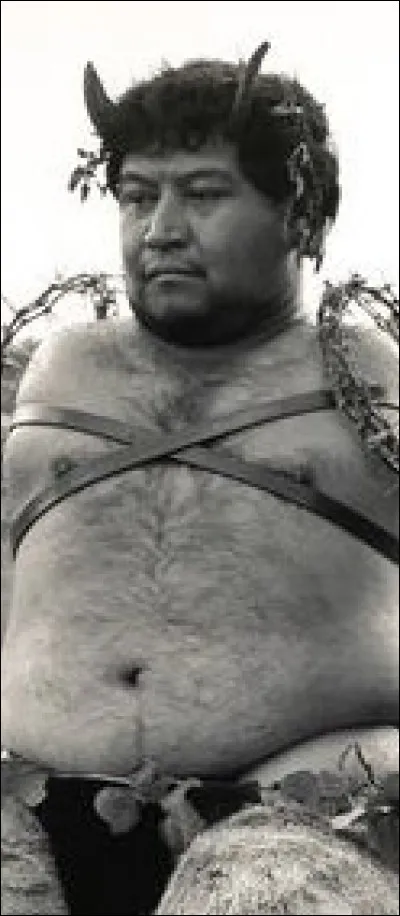 Petit protégé de l'hétaïre Aspasie compagne de Périclès. Qui est-il ?