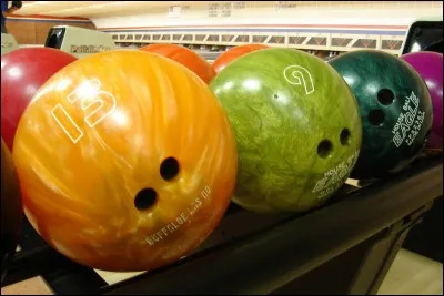 Quel est le num&eacute;ro de la boule la plus lourde ?