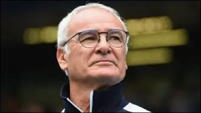 Qui est cet entraîneur ?