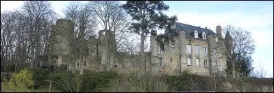 Je suis une petite ville de 5000 habitants dans le département d'Indre-et-Loire, à une trentaine de kilomètres de Tours, de Blois et de Vendôme. Je suis...