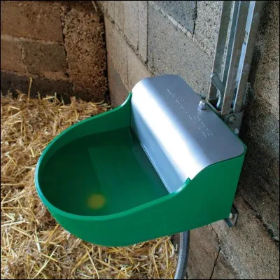 Il faut veiller à la propreté de l'abreuvoir :