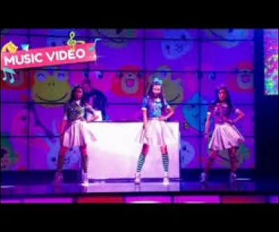 Quel jour le groupe fait-il sa première représentation ?